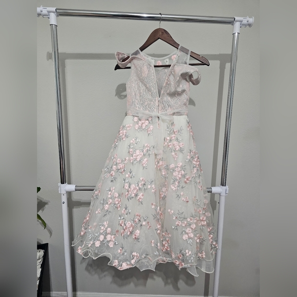 3 Girl Dresses - Picture 5 of 16